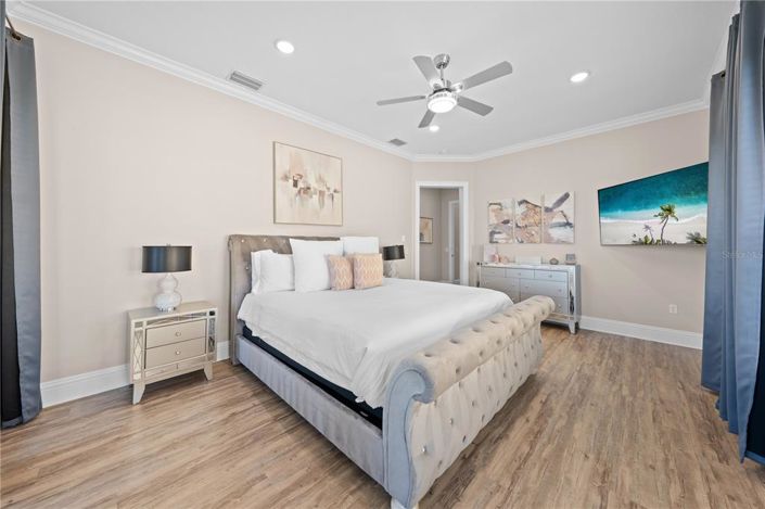 Image No.55-5 Bed Property for sale