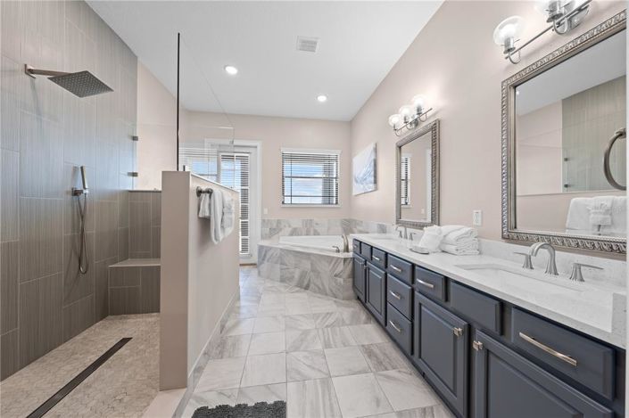 Image No.56-5 Bed Property for sale