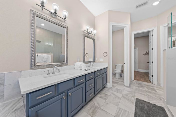 Image No.58-5 Bed Property for sale