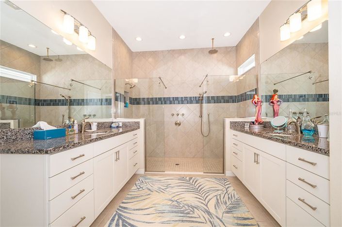 Image No.14-3 Bed Property for sale