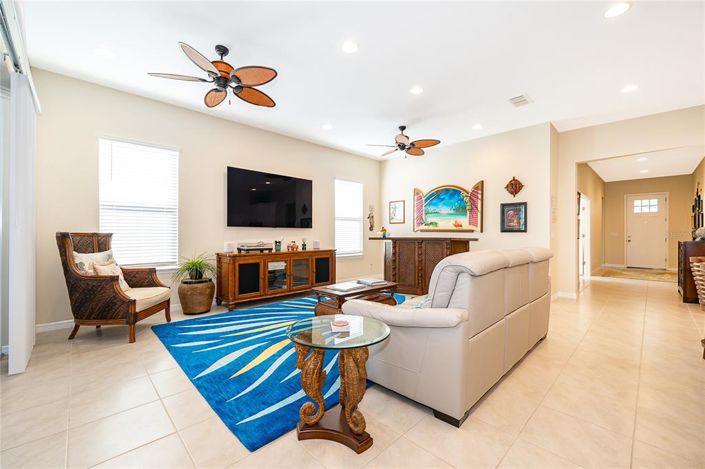 Image No.17-3 Bed Property for sale