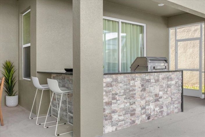 Image No.15-6 Bed Property for sale