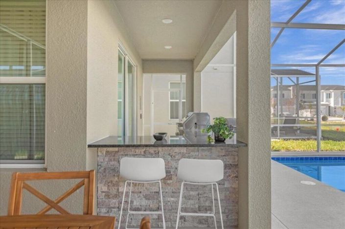 Image No.16-6 Bed Property for sale