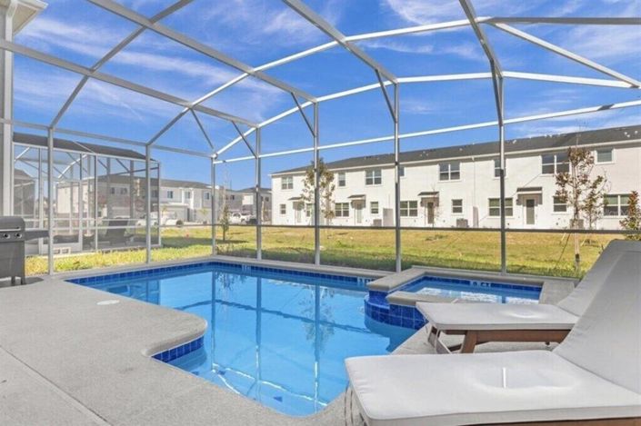 Image No.18-6 Bed Property for sale