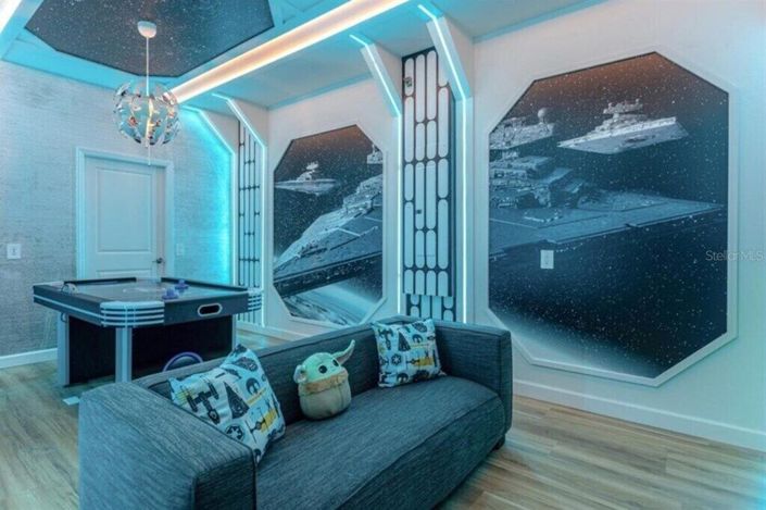 Image No.22-6 Bed Property for sale