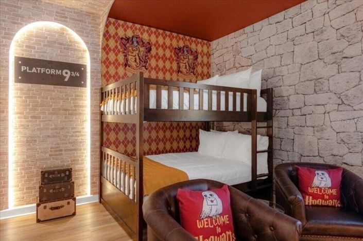 Image No.43-6 Bed Property for sale