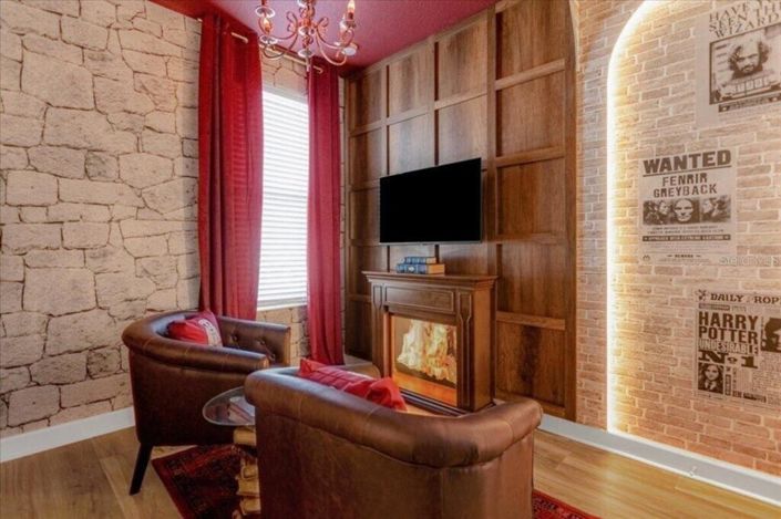 Image No.44-6 Bed Property for sale