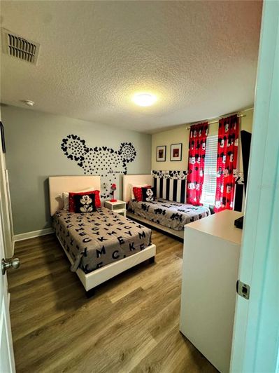 Image No.15-6 Bed Property for sale