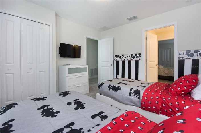 Image No.21-6 Bed Property for sale