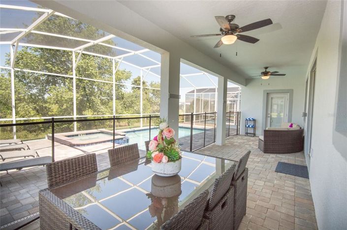 Image No.32-6 Bed Property for sale