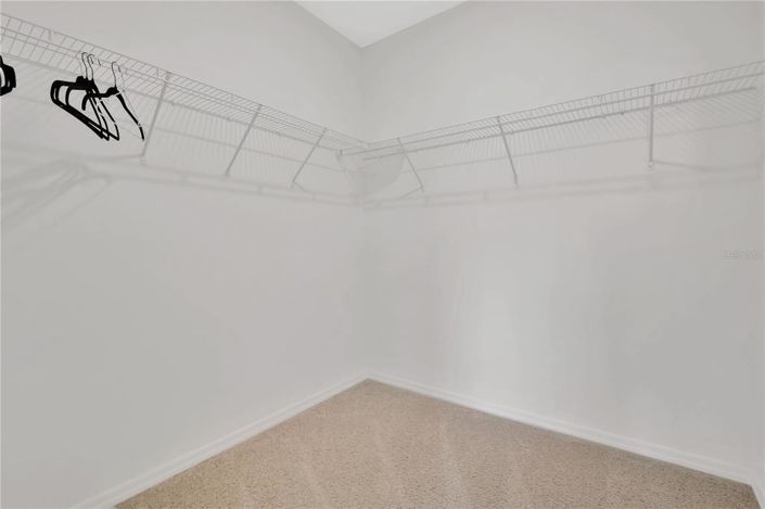 Image No.21-7 Bed Property for sale