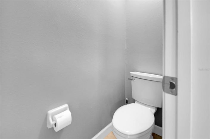 Image No.28-5 Bed Property for sale