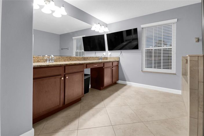 Image No.29-5 Bed Property for sale