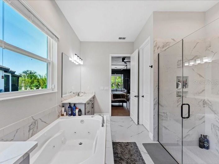 Image No.18-6 Bed Property for sale