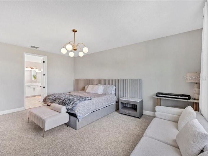 Image No.24-6 Bed Property for sale