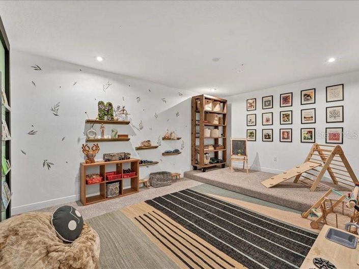 Image No.28-6 Bed Property for sale