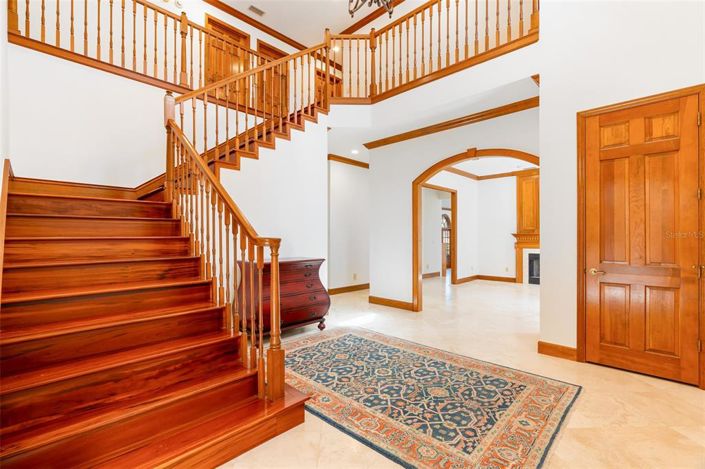 Image No.14-5 Bed Property for sale