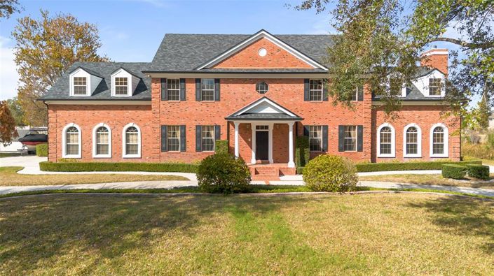 Image No.2-5 Bed Property for sale