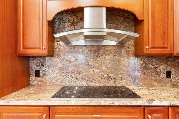 Image No.46-5 Bed Property for sale