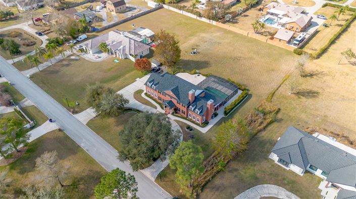 Image No.9-5 Bed Property for sale