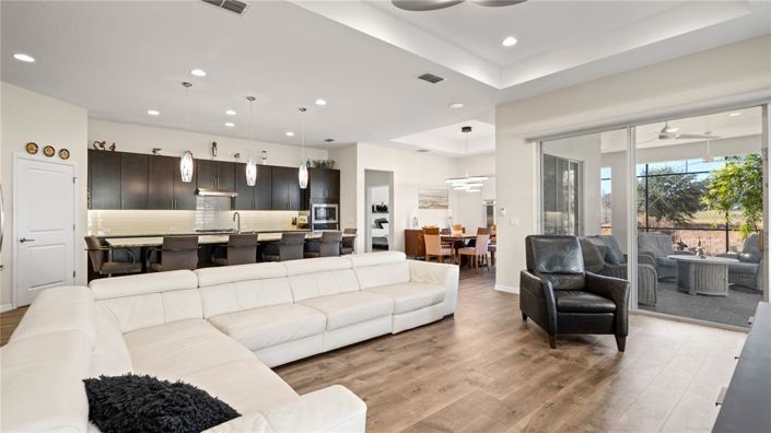 Image No.25-3 Bed Property for sale