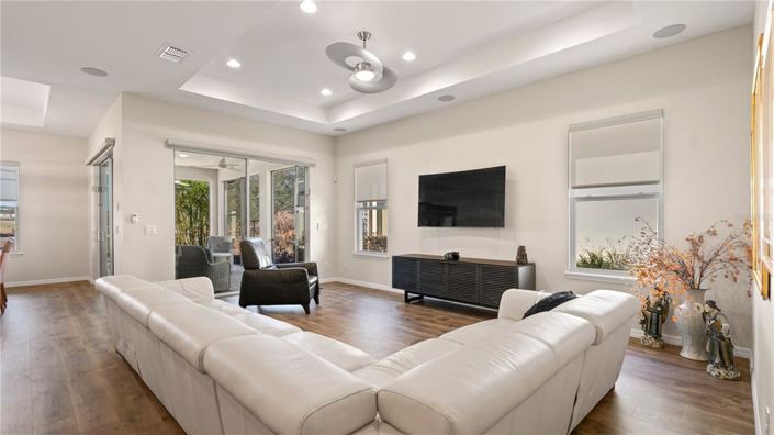 Image No.27-3 Bed Property for sale