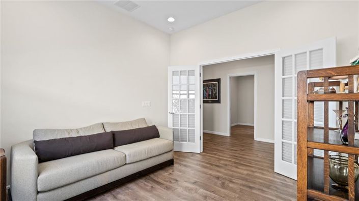 Image No.40-3 Bed Property for sale