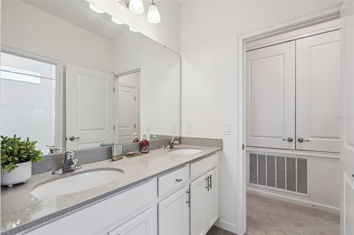 Image No.18-5 Bed Property for sale