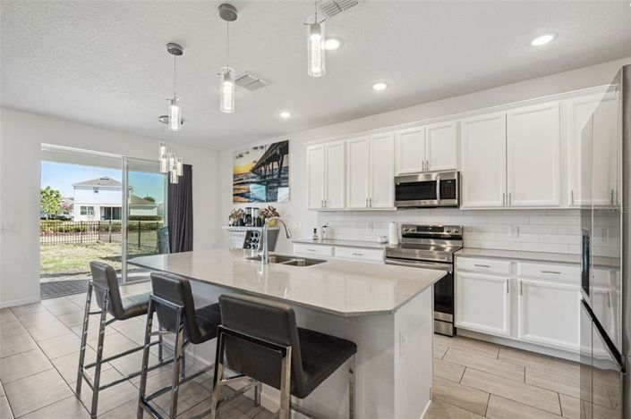 Image No.4-5 Bed Property for sale