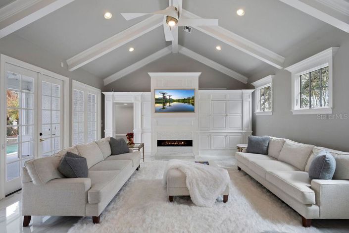 Image No.18-5 Bed Property for sale