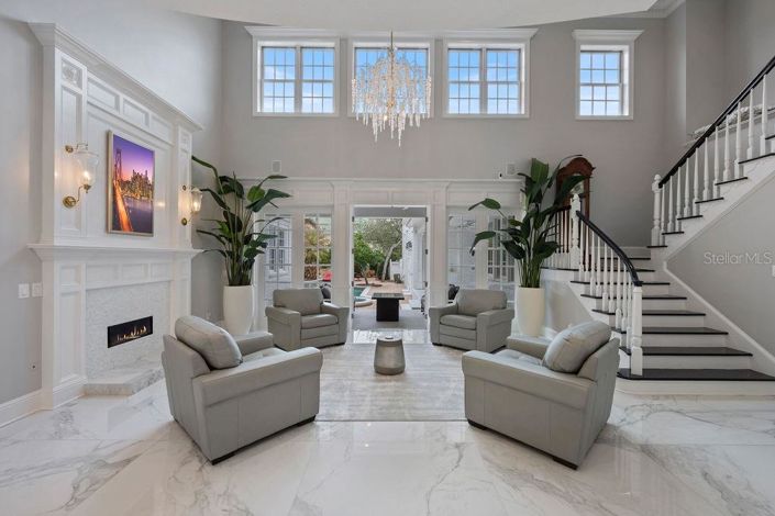 Image No.2-5 Bed Property for sale