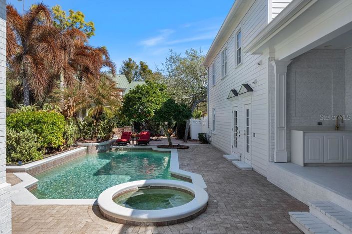 Image No.41-5 Bed Property for sale