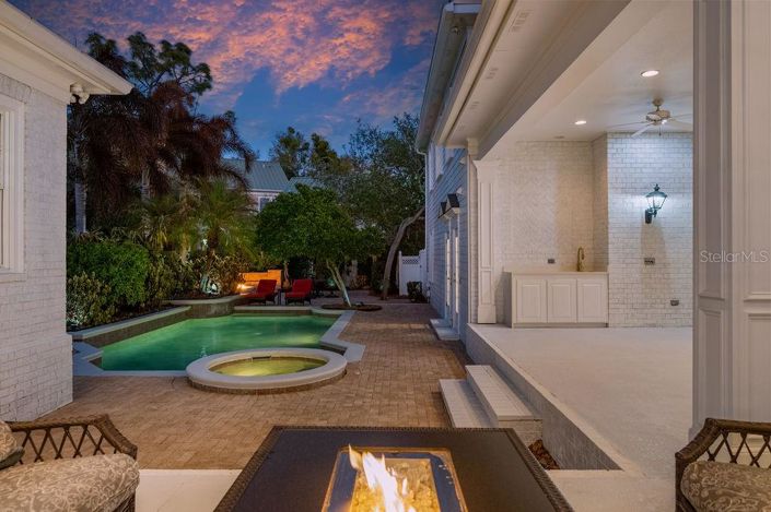 Image No.42-5 Bed Property for sale