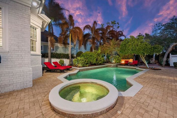 Image No.43-5 Bed Property for sale