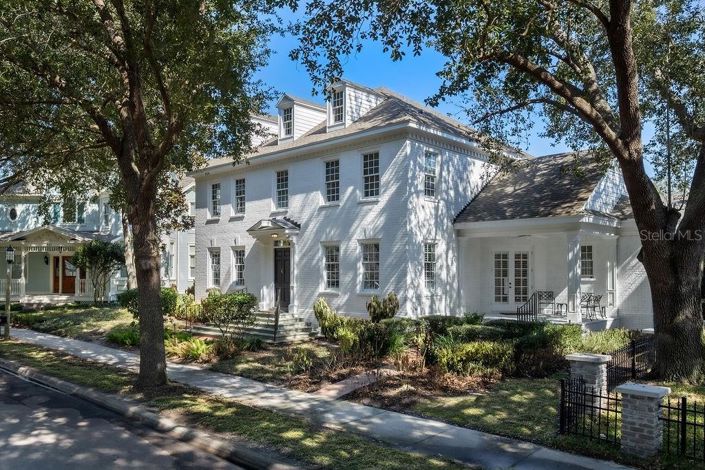 Image No.53-5 Bed Property for sale