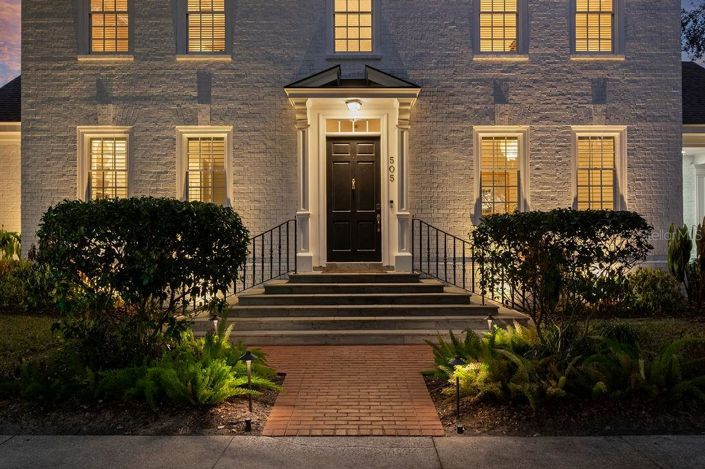 Image No.57-5 Bed Property for sale