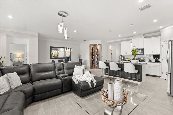 Image No.7-4 Bed Property for sale