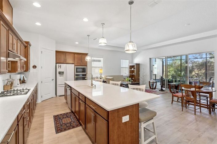 Image No.12-3 Bed Property for sale