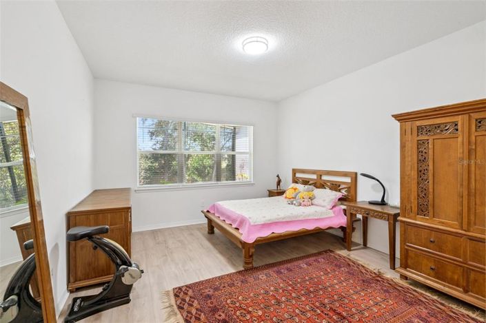 Image No.17-3 Bed Property for sale