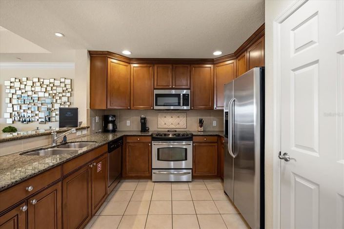 Image No.6-3 Bed Property for sale