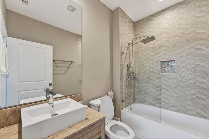 Image No.24-3 Bed Townhouse for sale