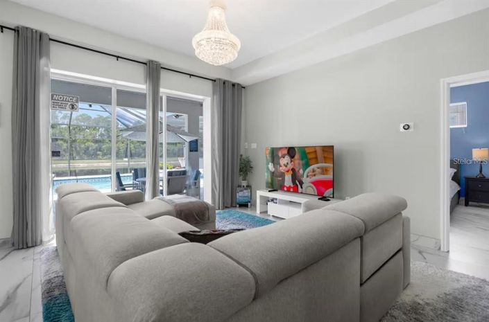 Image No.13-5 Bed Property for sale