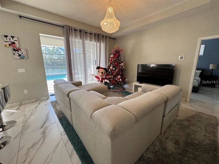 Image No.15-5 Bed Property for sale