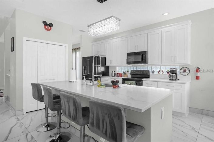 Image No.22-5 Bed Property for sale