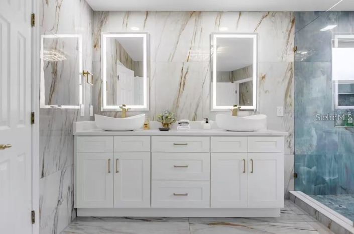 Image No.30-5 Bed Property for sale