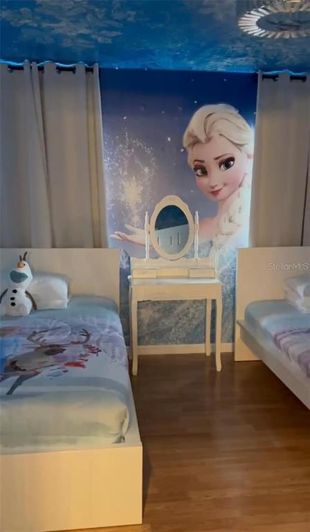 Image No.40-5 Bed Property for sale