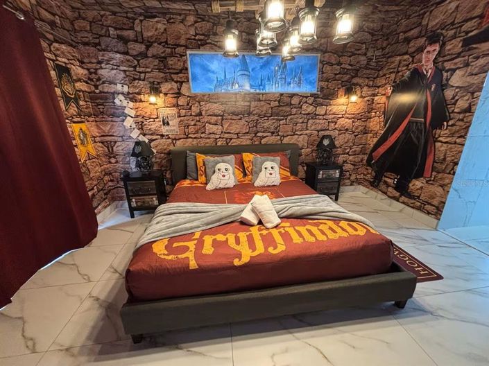 Image No.55-5 Bed Property for sale