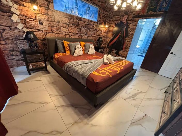 Image No.56-5 Bed Property for sale