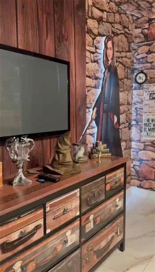 Image No.57-5 Bed Property for sale