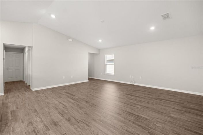 Image No.12-3 Bed Property for sale